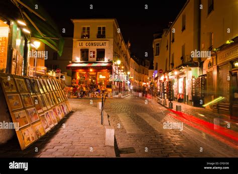 Le Consulat Restaurant, Montmartre, Paris, France Stock Photo - Alamy