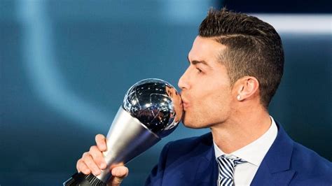 Ronaldo adds FIFA's best player award to trophy haul | CBC Sports