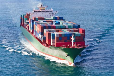 Understanding Design Of Container Ships