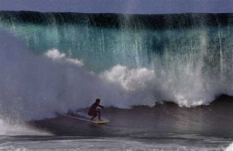 High surf: 2-story-high waves to pound Southern California coast - Los ...