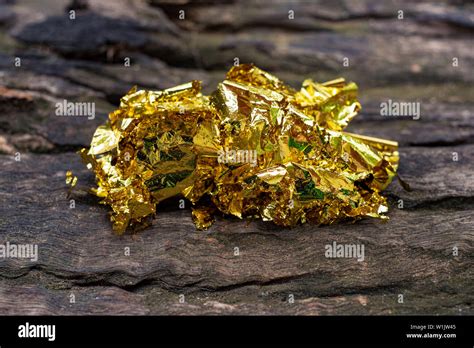 Gold leaf Stock Photo - Alamy