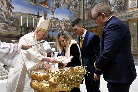 Pope Francis: Celebrate the date of your baptism like a birthday | Catholic News Agency