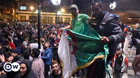 Algeria: Protesters reject president's 'compromise' – DW – 03/04/2019