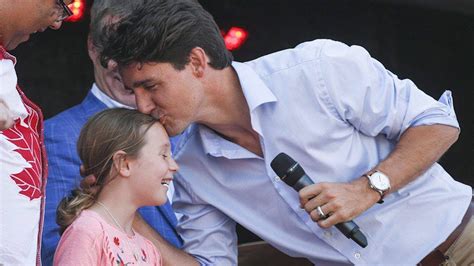 Justin Trudeau upstaged by daughter Ella-Grace at Calgary event - YouTube