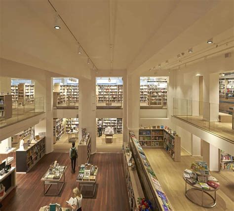 8 Biggest Book Shops in London For Used Books and New Titles - TLR