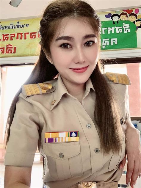 ปักพินในบอร์ด Mujeres militares