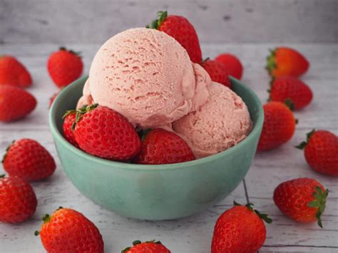 Strawberry Ice Cream - Keep Calm And Eat Ice Cream