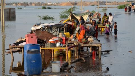 Biblical floods submerge Pakistan, overflowing Indus creates new lake ...