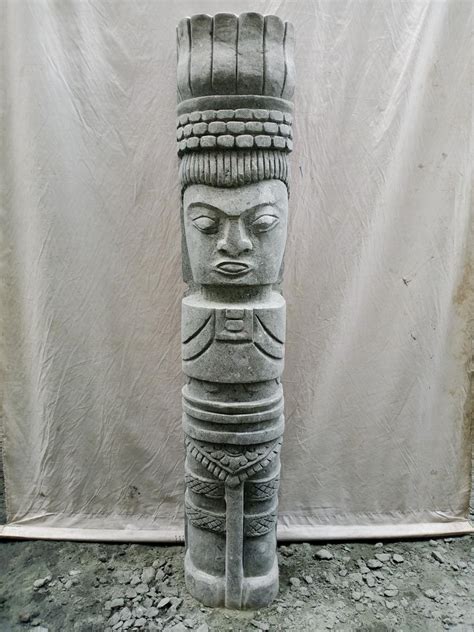 Statue jardin Tiki Inka en pierre volcanique 150cm