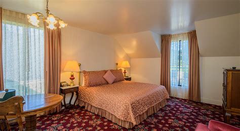 Hill House Inn - Hotel in Mendocino, CA | LOWEST PRICE GUARANTEED