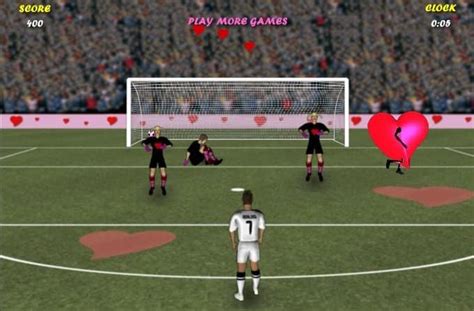 Ronaldo's Free Kick game - FunnyGames.in