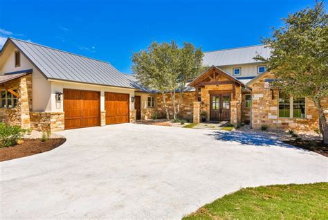 Homes for sale Comanche Trace Kerrville | BCI Custom Homes | Custom homes, Built in dresser ...