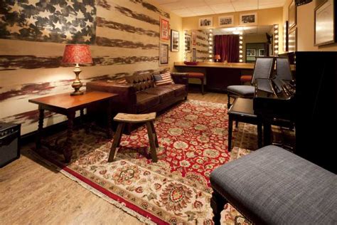 Nashville: Grand Ole Opry Backstage Tour | GetYourGuide