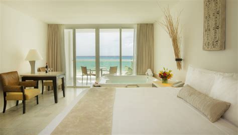 Playacar Palace | WestJet official site