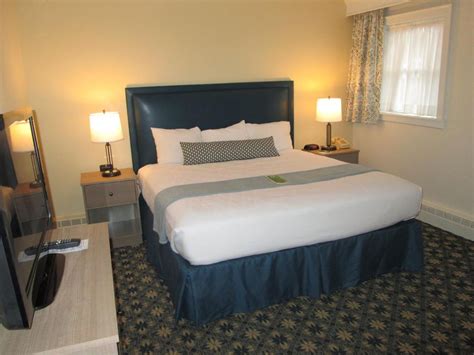 Rooms at the Middlebury Inn | inc Standard, Luxury & Suites