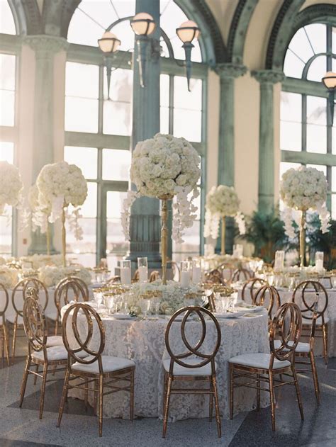 The Best Wedding Flowers Ideas of 2021, Hands Down