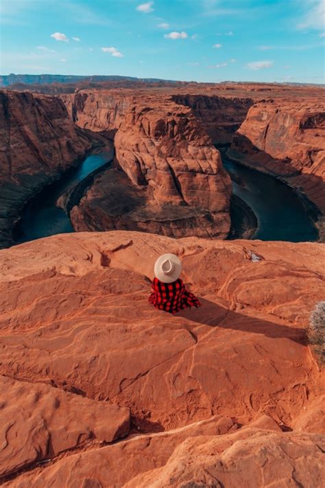 Visiting Horseshoe Bend in the Winter - FashionTravelRepeat