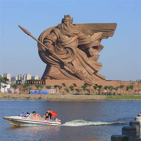 Colossal Statue of Guan Yu in Jingzhou | Amusing Planet