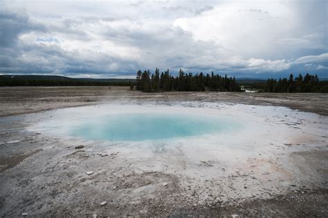 Visiting the Yellowstone National Park in the United States. — Adrian E ...