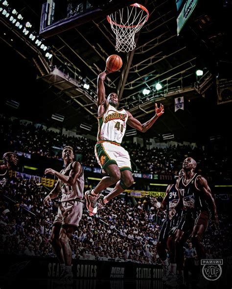 Former NBA All-Star Shawn Kemp is latest Panini VIP Party guest / Blowout Buzz