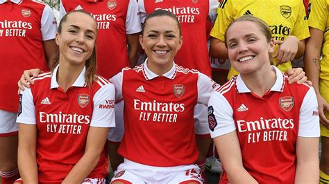 Check out our 2022/23 official women's team photo | News | Arsenal.com