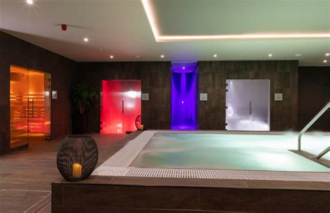 Gym with Spa in Cricklewood Lane | Sauna & Steam Room | David Lloyd Clubs