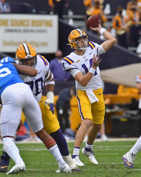 New offensive coordinator Jake Peetz gives initial assessment of LSU's quarterbacks | LSU ...