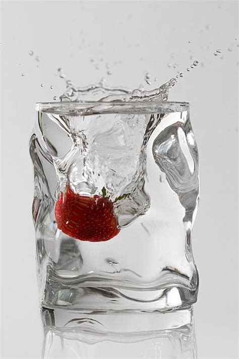 Water Splash "still life" | Art painting oil, Hyperrealism paintings ...