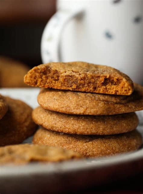 Soft Molasses Cookies | Cookies and Cups