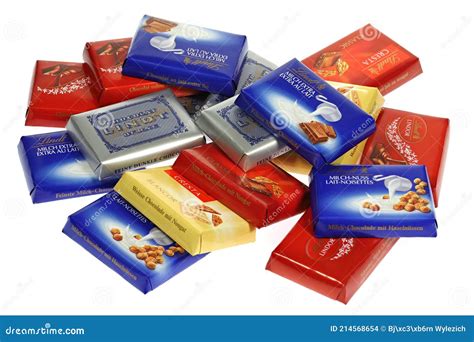 Lindt chocolate bars editorial stock image. Image of sign - 214568654