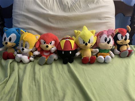 I have officially completed the Jakks Pacific Classic Sonic plush set ...