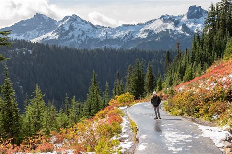 Stunning Fall Day Hikes in Mount Rainier National Park for All Skill Levels - Voyages with Val
