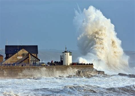 Live stream a huge hit during Storm Ophelia | Porthcawl RNLI