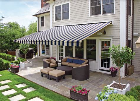 5 Benefits of a Motorized Retractable Awning | SummerSpace