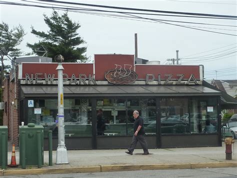 New Park Pizza: A Howard Beach Institution | I Dream Of Pizza