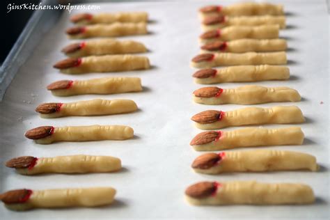 Halloween Witch Finger Cookies | GinsKitchen