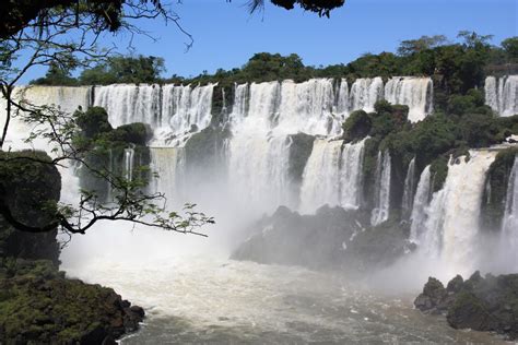 ari&andrew-aroundtheworld: Foz de Iguazu......& it's waterfalls!