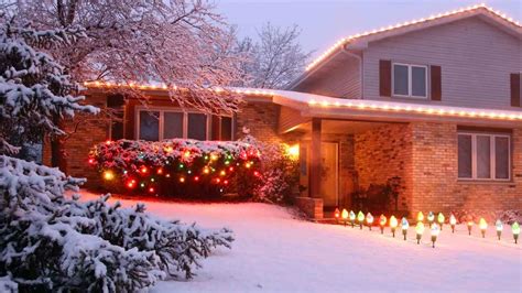 How To Safely Plug In Outdoor Christmas Lights | Homeminimalisite.com