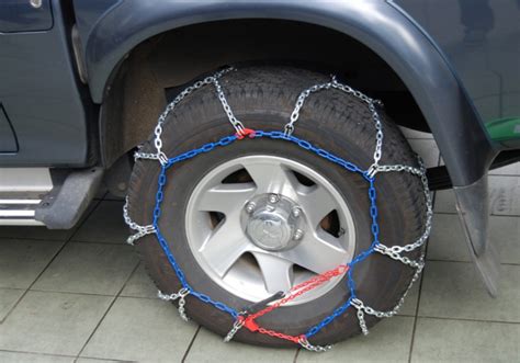 Snow Removal Tutorial: How to Properly Install and Remove Car Snow Chains – Tire Snow Chains