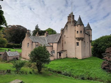 Best Airbnb Castle Stays in Scotland — Historic European Castles