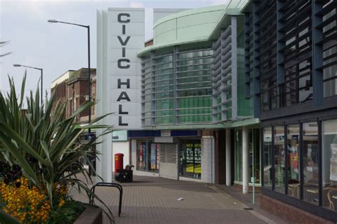 Civic Hall, Bedworth © Stephen McKay cc-by-sa/2.0 :: Geograph Britain ...