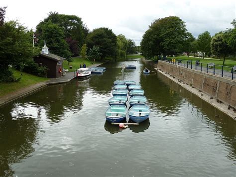 The Royal Military Canal, Hythe - view... © Rob Farrow cc-by-sa/2.0 ...