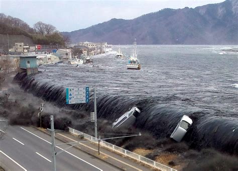 The 10 Deadliest Tsunamis of All Time