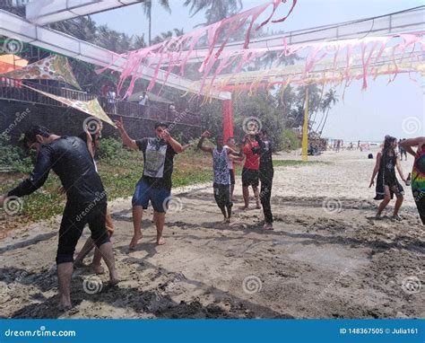 Dance Party on the Beach, Goa, India. Editorial Image - Image of shower ...