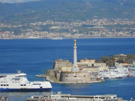 The strait of Messina, the long story of the ferry boats