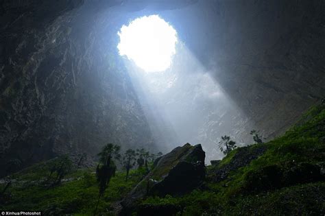 Hidden paradise found in 950ft cave in Hubei in China | Daily Mail Online