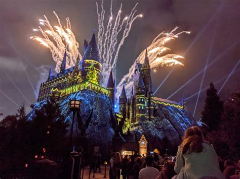 Hogwarts fireworks | Hogwarts, Fireworks, Fun