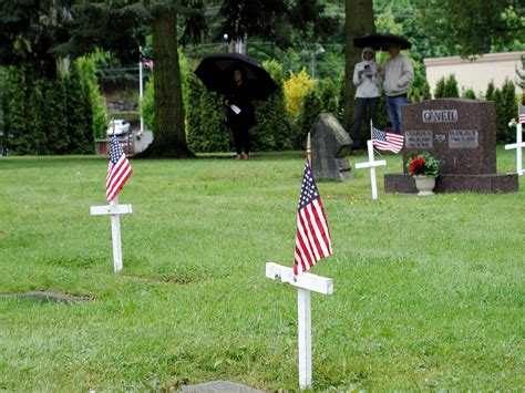 Edmonds Memorial Cemetery announces its 2012 Memorial Day program - My Edmonds News