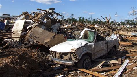 File:Tornado damage 2011 Tuscaloosa AL USA 2.JPG - Wikimedia Commons