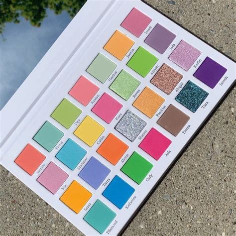 PlayingInMakeupByYolondo LLC on Instagram: “This pastel eyeshadow palette is like no other. She ...